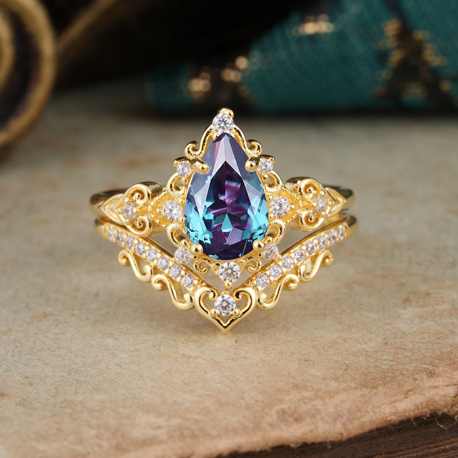 Luxury 4 Prong Pear Cut Alexandrite Bridal Ring Set