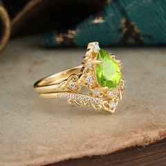 Luxury 4 Prong Pear Cut Peridot Stackable Ring Set