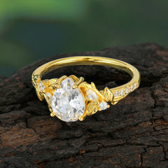 Nature-Inspired Classic Luxe 4-Prong Pear-Cut Moissanite Engagement Ring