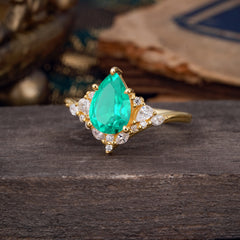 Luxe  Classic 5-Prong Pear-Cut Emerald Engagement Ring