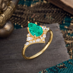 Luxe  Classic 5-Prong Pear-Cut Emerald Engagement Ring