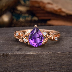 Luxury Nature-Inspired 3-Prong Pear-Cut Amethyst Engagement Ring