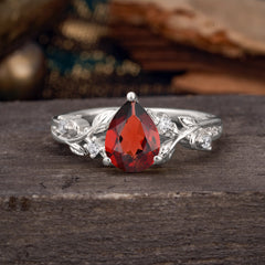 Luxury Nature-Inspired 3-Prong Pear-Cut Garnet Engagement Ring