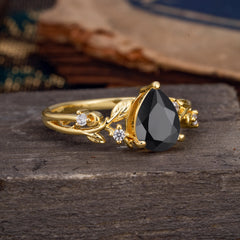 Luxury Nature-Inspired 3-Prong Pear-Cut Black Onyx Engagement Ring