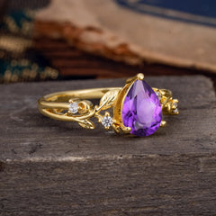 Luxury Nature-Inspired 3-Prong Pear-Cut Amethyst Engagement Ring