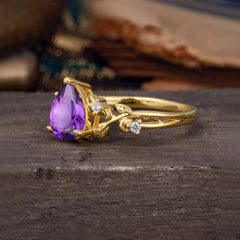 Luxury Nature-Inspired 3-Prong Pear-Cut Amethyst Engagement Ring