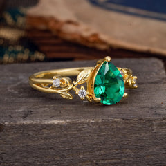 Luxury Nature-Inspired 3-Prong Pear-Cut Emerald Engagement Ring