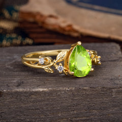 Luxury Nature-Inspired 3-Prong Pear-Cut Peridot Engagement Ring