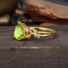 Luxury Nature-Inspired 3-Prong Pear-Cut Peridot Engagement Ring