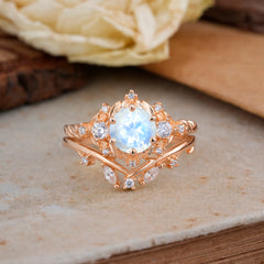 Fashion-Exquisite 6-Prong Round-Cut Natural Moonstone Engagement Ring Set