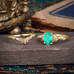 Elegant Oval Cut Emerald Engagement Ring Set – 2PC