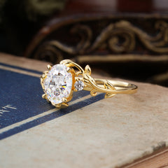 Contemporary Nature-Inspired 4-Prong Oval-Cut Moissanite Engagement Ring