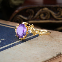 Contemporary Nature-Inspired 4-Prong Oval-Cut Natural Amethyst Engagement Ring