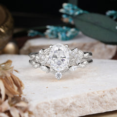Nature-Inspired Luxury 4-Prong Oval-Cut Moissanite Engagement Ring