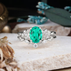 Nature-Inspired Luxury 4-Prong Oval-Cut Emerald Engagement Ring Set