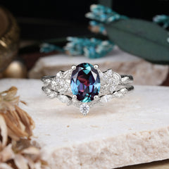 Nature-Inspired Luxury 4-Prong Oval-Cut Alexandrite Engagement Ring Set