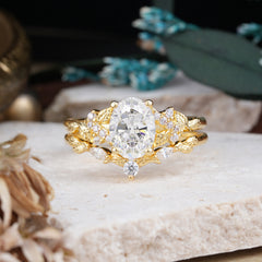 Nature-Inspired Luxury 4-Prong Oval-Cut Moissanite Engagement Ring