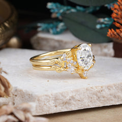 Nature-Inspired Luxury 4-Prong Oval-Cut Moissanite Engagement Ring