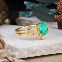 Nature-Inspired Luxury 4-Prong Oval-Cut Emerald Engagement Ring Set