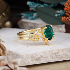 Nature-Inspired Luxury 4-Prong Oval-Cut Emerald Engagement Ring Set