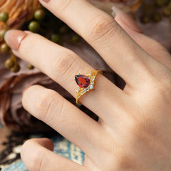 Nature and Moon-Inspired 4-Prong Pear-Cut Natural Garnet Engagement Ring
