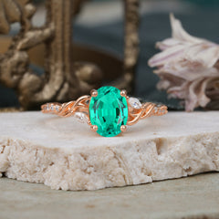 Fashion-Forward Luxury 4-Prong Emerald Engagement Ring