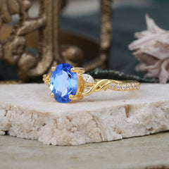 Fashion-Forward  Luxury 4-Prong Sapphire Engagement Ring