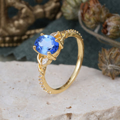 Fashion-Forward  Luxury 4-Prong Sapphire Engagement Ring