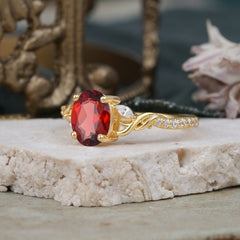 Fashion-Forward Luxury 4-Prong Garnet Engagement Ring