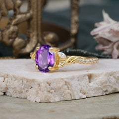 Fashion-Forward Luxury 4-Prong Amethyst Engagement Ring