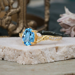 Fashion-Forward Luxury 4-Prong Aquamarine Engagement Ring