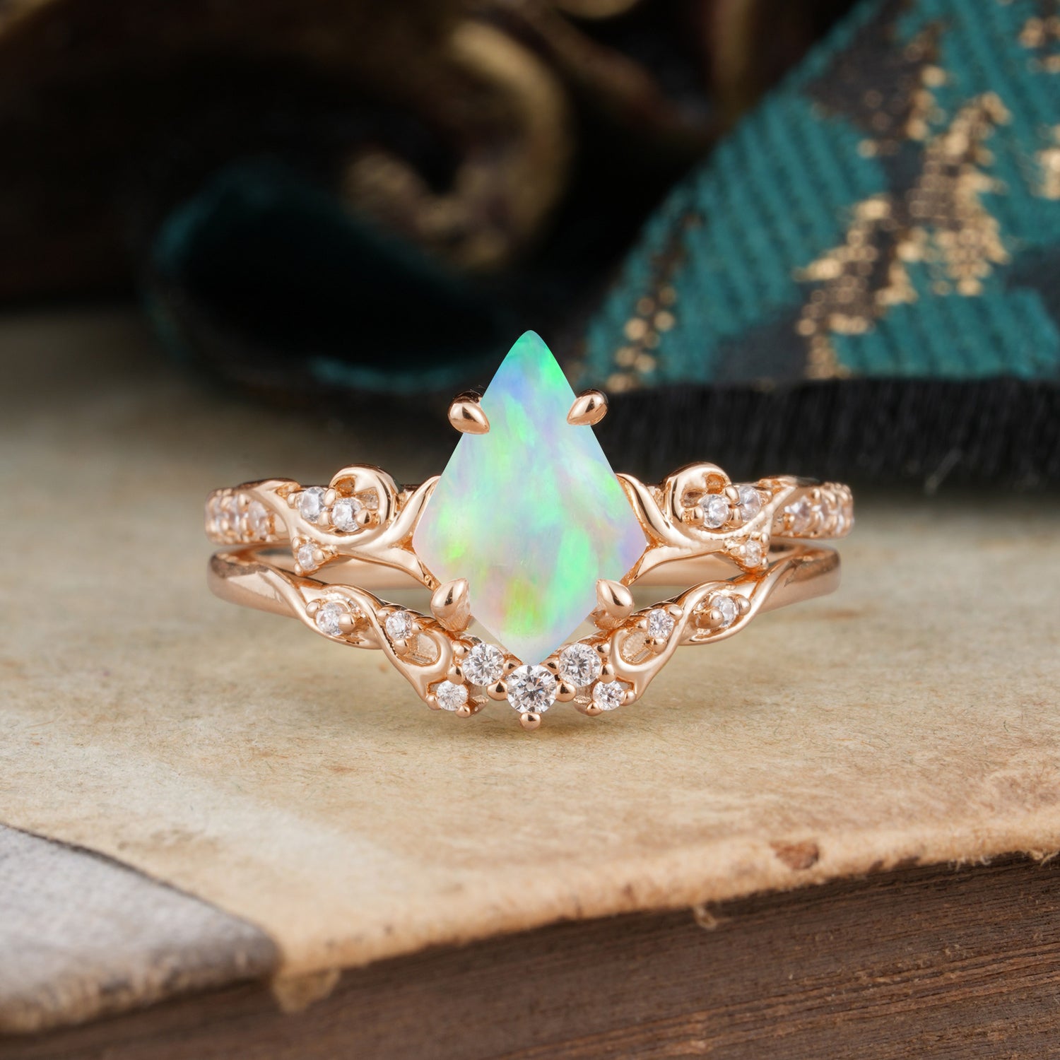 Luxurious Nature-Inspired 4-Prong Kite-Cut Opal Bridal Ring Set