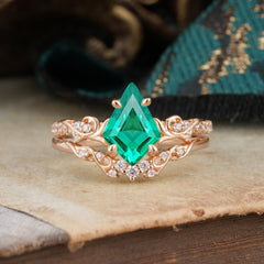 Luxurious Nature-Inspired 4-Prong Kite-Cut Natural Emerald Engagement Ring Set