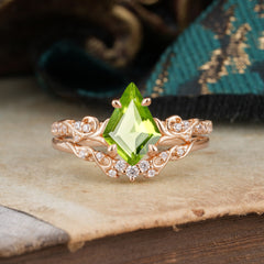 Luxurious Nature-Inspired 4-Prong Kite-Cut Natural Peridot Engagement Ring Set