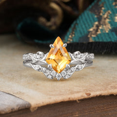 Luxurious Nature-Inspired 4-Prong Kite-Cut Natural Citrine Engagement Ring Set