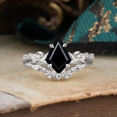 Luxurious Nature-Inspired 4-Prong Kite-Cut Natural Black Onyx Engagement Ring Set