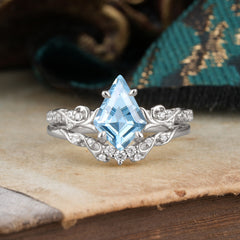 Luxurious Nature-Inspired 4-Prong Kite-Cut Aquamarine Engagement Ring Set