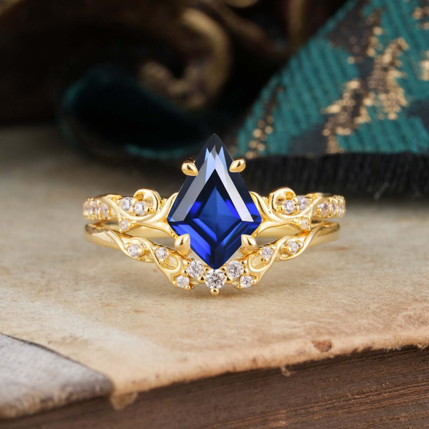 Luxurious Nature-Inspired 4-Prong Kite-Cut Sapphire Bridal Ring Set