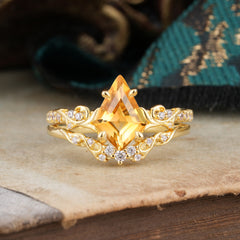 Luxurious Nature-Inspired 4-Prong Kite-Cut Natural Citrine Engagement Ring Set