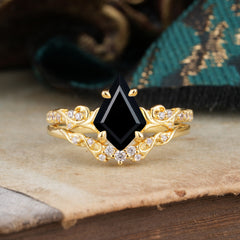 Luxurious Nature-Inspired 4-Prong Kite-Cut Natural Black Onyx Engagement Ring Set
