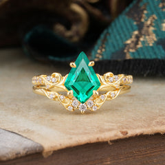 Luxurious Nature-Inspired 4-Prong Kite-Cut Natural Emerald Engagement Ring Set