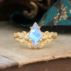 Luxurious Nature-Inspired 4-Prong Kite-Cut Natural Moonstone Engagement Ring Set