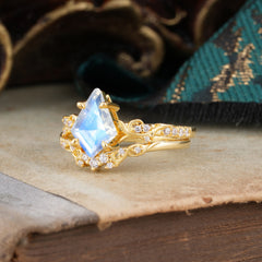 Luxurious Nature-Inspired 4-Prong Kite-Cut Natural Moonstone Engagement Ring Set