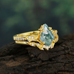 Luxurious Nature-Inspired 4-Prong Kite-Cut Natural Moss Agate Engagement Ring Set