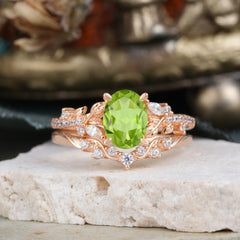 Vintage 4-Prong Oval-Cut Peridot Engagement Ring Set