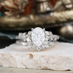 Vintage 4-Prong Oval-Cut Lab Diamond Engagement Ring Set