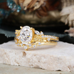 Vintage 4-Prong Oval-Cut Moissanite Engagement Ring Set