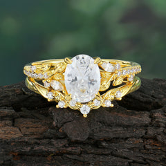 Vintage 4-Prong Oval-Cut Moissanite Engagement Ring