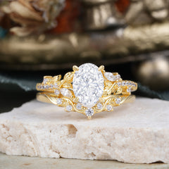 Vintage 4-Prong Oval-Cut Lab Diamond Engagement Ring Set