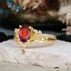 Vintage 4-Prong Oval-Cut Garnet Engagement Ring Set